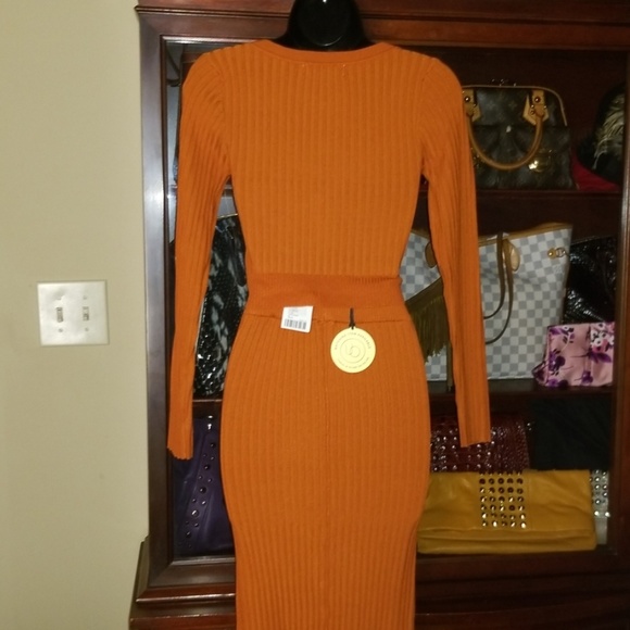 Gorgeous 2 piece skirt set - Picture 6 of 6